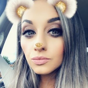 Meet your Posher, Ashleigh